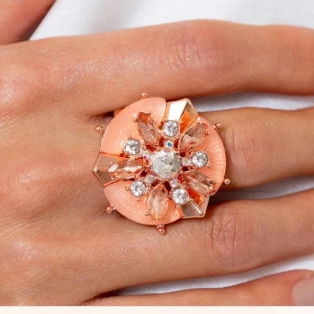 Soft-Hearted Salvage Rose Gold Ring NWT